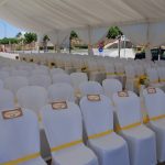 Sillas y mesas vestidas
