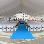 Sillas y mesas vestidas